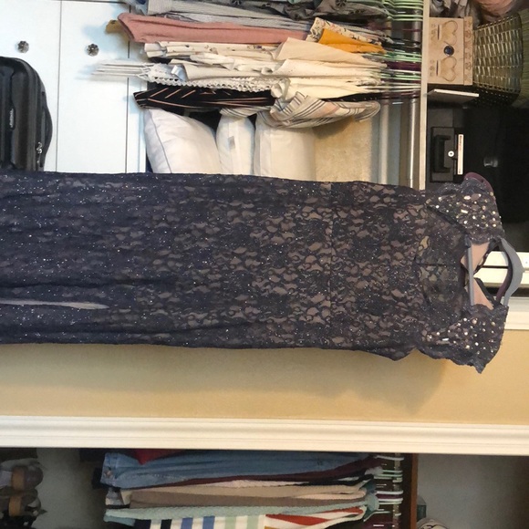 Beautiful brides maid dress. Worn once in 2018. - Picture 5 of 6